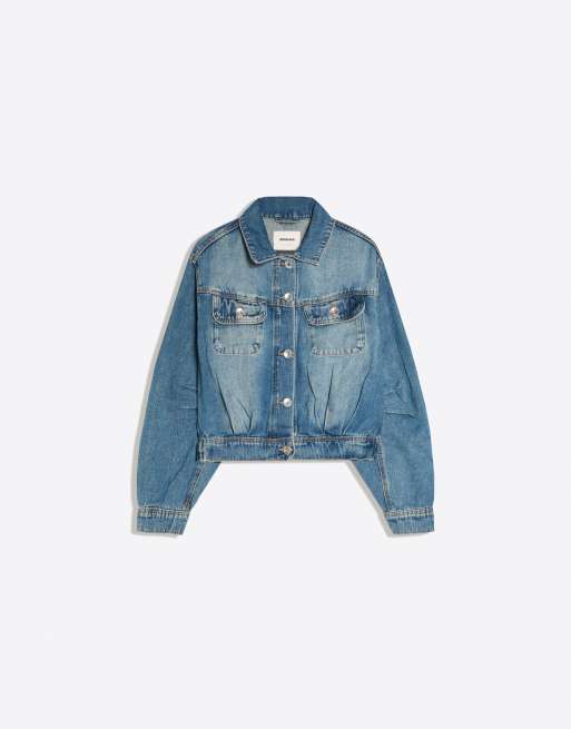 Bershka Cropped balloon denim jacket in blue, 5 of 5