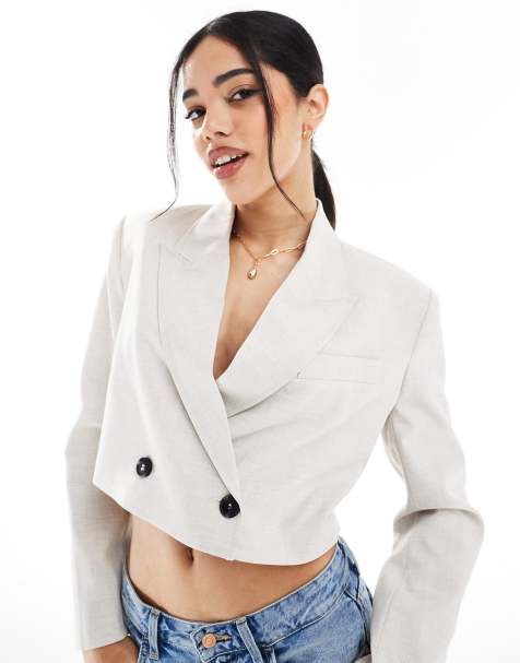 Bershka – Cropped Blazer in Ecru mit zwei Knöpfen - view 1