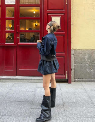 Thumbnail 2 of 4