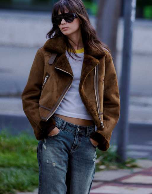 Bershka Cropped double-faced biker jacket in brown, 4 of 6
