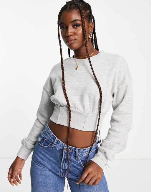 Bershka - Cropped, grå sweatshirt med korset-detalje