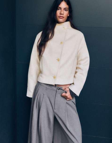 Bershka cropped jack met viltlook en overslag in ecru - view 1