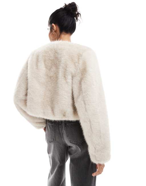 Bershka - Cropped jack van imitatiebont in crème, 2 van 4