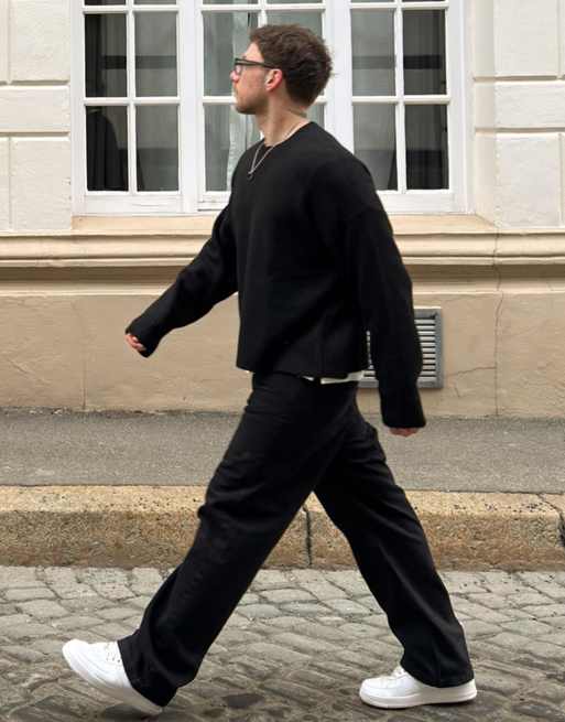 Bershka Cropped jumper in black