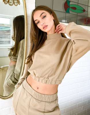 Camel discount cropped hoodie