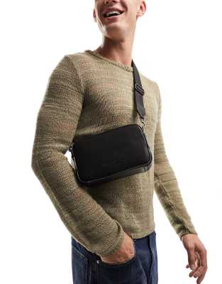 【BERSHKA】Printed Technical Crossbody Bag ベルシュカ Crossbody bag with raised design - Accessories - Men | Bershka