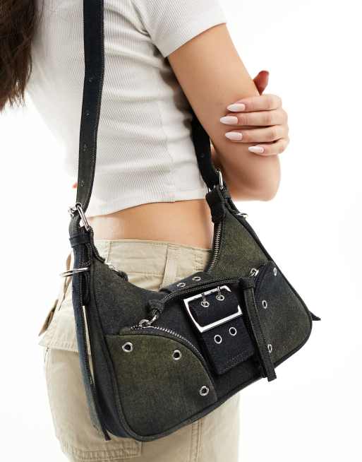 Bershka - Crossbody-denimtaske i snavset vask med spændedetalje