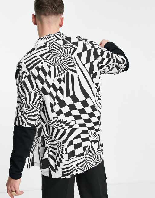 Bershka – Czarna satynowa koszula z abstrakcyjnym wzorem, 2 z 4