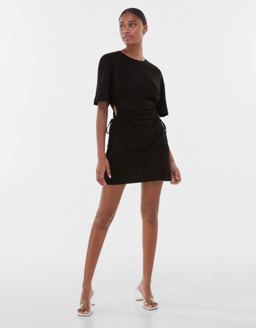 Bershka – Czarna sukienka t-shirtowa z wycięciami po bokach