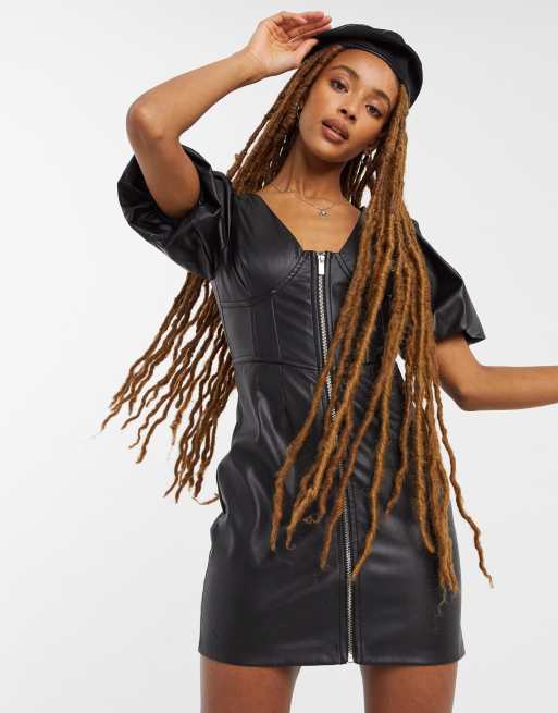 Bershka – Czarna sukienka z imitacji skóry z bufkami, 4 z 4