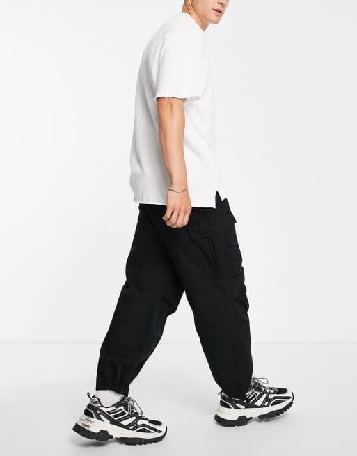 Bershka – Czarne bardzo luźne bojówki jeansowe , 4 z 4
