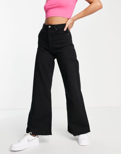 Bershka – Czarne jeansy z bardzo szerokimi nogawkami w stylu lat 90.
