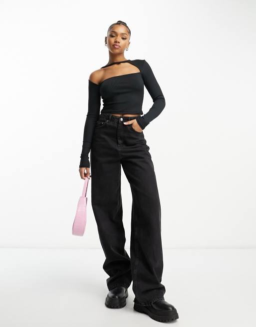 Bershka – Czarny prążkowany top z asymetrycznym wycięciem, 3 z 4
