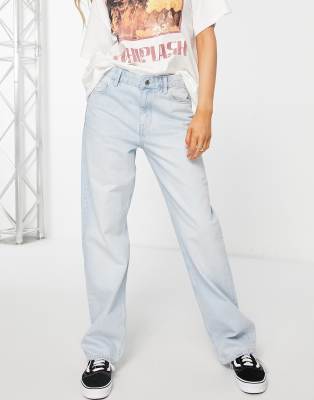 Bershka - Dad-Jeans in ausgebleichter, blauer Waschung mit hohem Bund