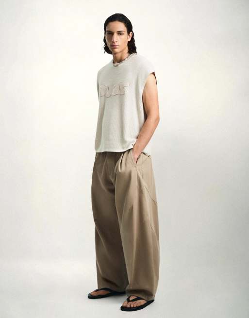 Bershka Darted barrel leg trousers in taupe, 3 of 5