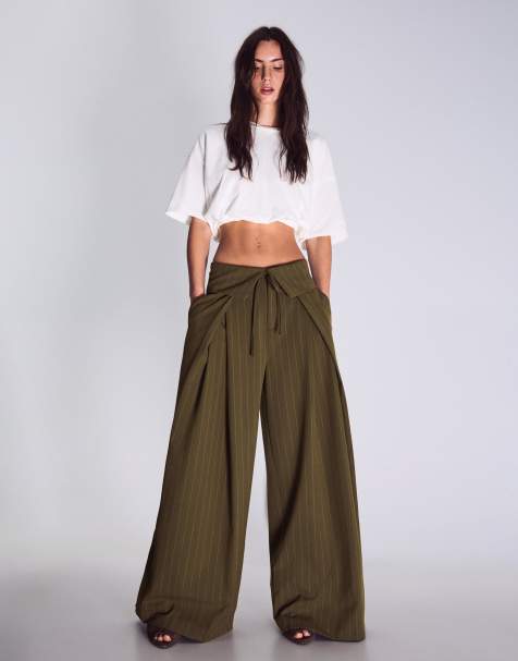 Bershka Darted trousers with turn-up waist in khaki - view 1