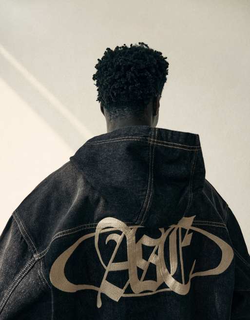 Bershka Denim jacket with hood and back embroidery in black, 3 of 5