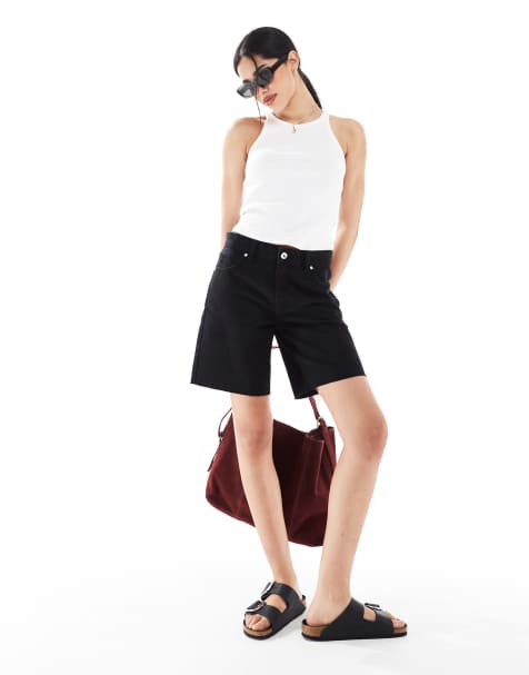 Bershka - Denim short met lange pasvorm, hoge taille en onafgewerkte zoom in zwart met wassing - view 1