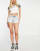 Thumbnail 3 van 4