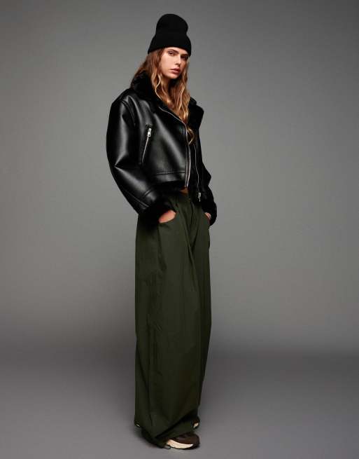 Bershka Double-faced jacket in black, 2 of 4