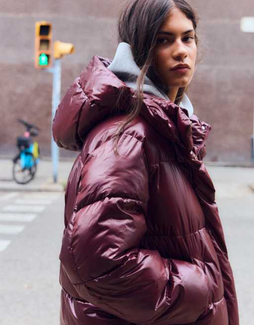 Bershka doudoune oversize à capuche bordeaux, 2 de 5
