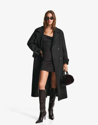 Bershka - Drapiertes Kleid in Schwarz mit Kettenträgern