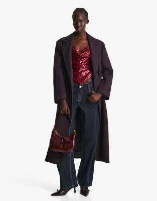 Bershka - Drapiertes Paillettenoberteil in Rot mit Neckholder