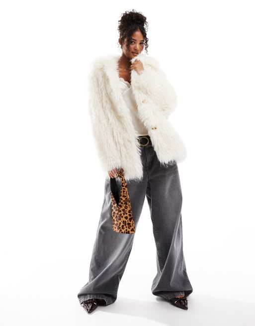Bershka - Ecrufarvet longline-frakke i imiteret pels