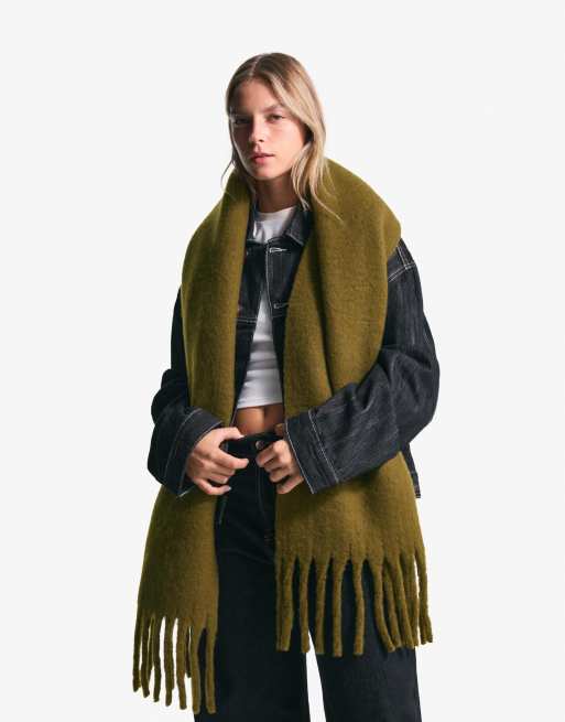 Bershka – Einfarbiger Schal in Khaki