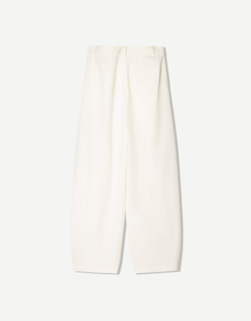 Bershka – Elegant geschnittene Hose in Weiß mit überkreuztem Bund