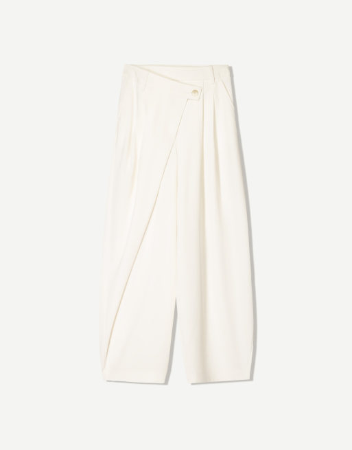 Bershka – Elegant geschnittene Hose in Weiß mit überkreuztem Bund