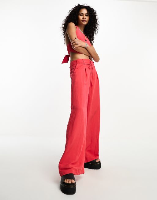 Bershka - Elegante broek met hoge taille in rood, deel van co-ord set
