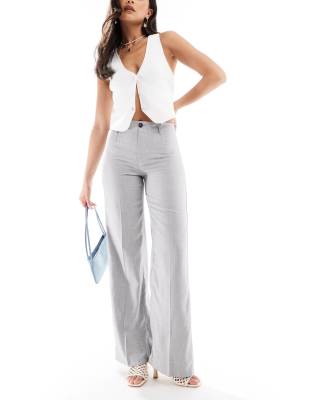 Bershka - Elegante Hose in Blassgrau mit hohem Bund und weitem Schnitt