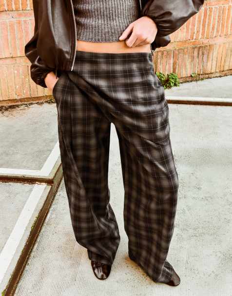 Bershka – Elegante Hose in Braun mit Schaldetail und schmalem Schnitt - view 1