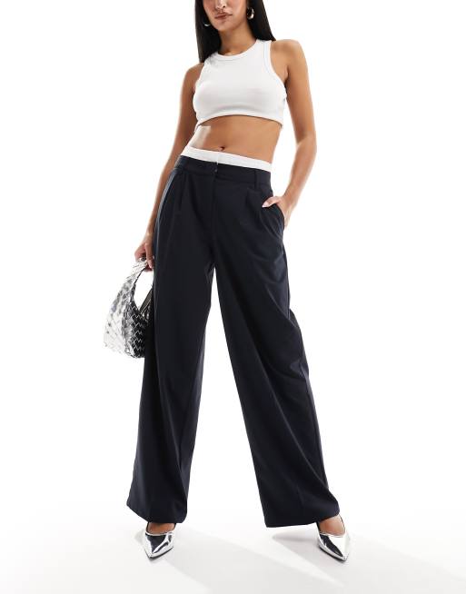 Bershka – Elegante Hose in Marineblau mit Boxershorts-Detail