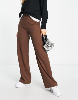 Bershka wide leg slouchy dad tailored pants in brown - ASOS Price Checker