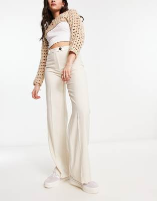 Bershka – Elegante, locker geschnittene Dad-Hose in Cremeweiß mit weitem Bein