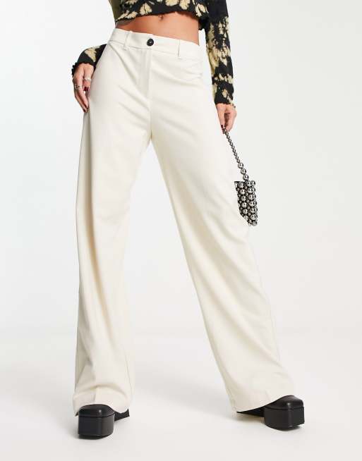 Bershka – Elegante, locker geschnittene Dad-Hose in Weiß mit weitem Bein 