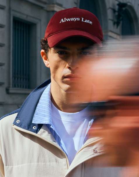Bershka Embroidered cap in burgundy - view 1