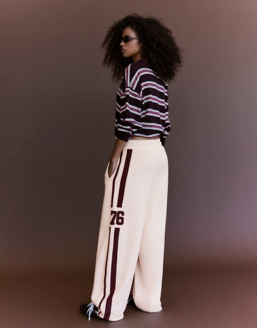 Bershka Embroidered wide-leg plush trousers in ecru, 3 of 5