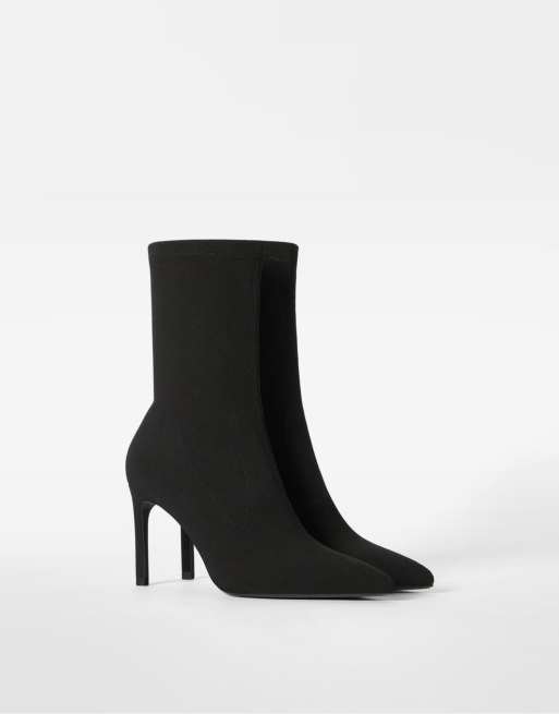 Bershka – Eng anliegende Ankle Boots in Schwarz mit hohem Absatz, 3 von 6