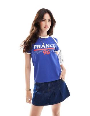 Bershka - Enges T-Shirt in Blau mit „France"-Fußballgrafik