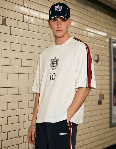 Bershka England football boxy oversized fit t-shirt in white - view 1