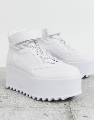 Bershka - EVA - Hoge sneakers met plateauzool in wit