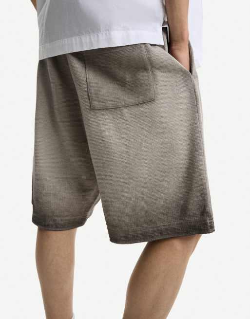 【BERSHKA】FADED - EFFECT WAFFLE ベルシュカ ショートパンツ Bershka faded effect waffle knit bermuda shorts in light