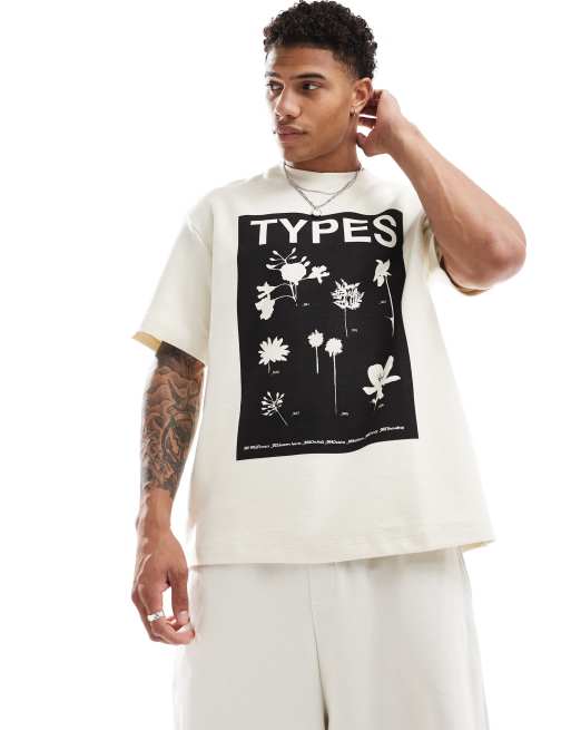 Bershka – Fakturowany prążkowany T-shirt w kolorze ecru z nadrukiem kwiatów