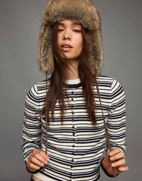 Bershka Faux fur beanie in stone - view 1