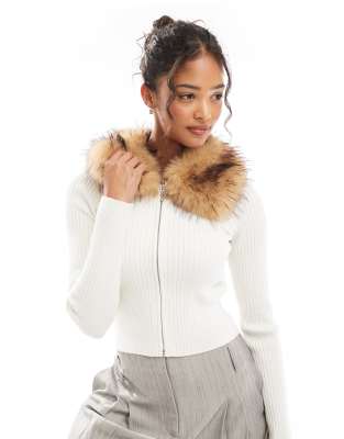 Bershka faux fur collar zip up knitted top in ecru-Neutral