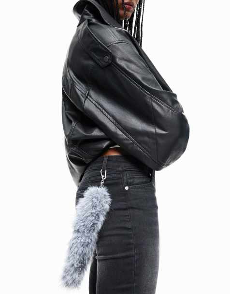 Bershka Faux fur keyring in grey - view 1