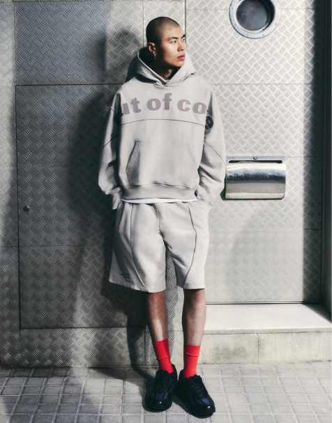 Bershka - Felpa beige con cappuccio e stampa - view 1